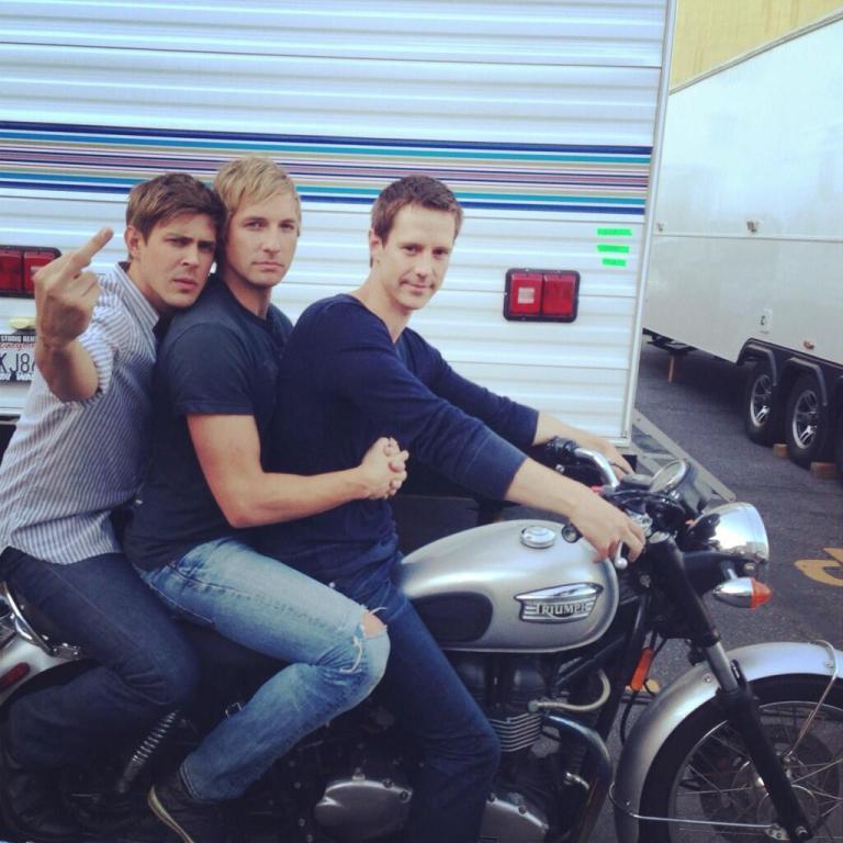 BNpoQYuCMAEuyrM.jpg large