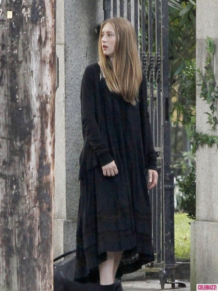 American-Horror-Story-The-Coven-2-435x580