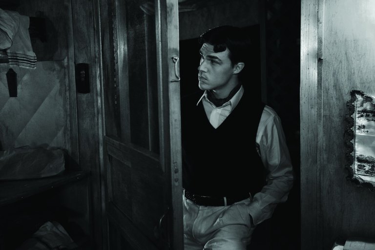 AmericanHorrorStory-FreakShow-S4-Cast-003