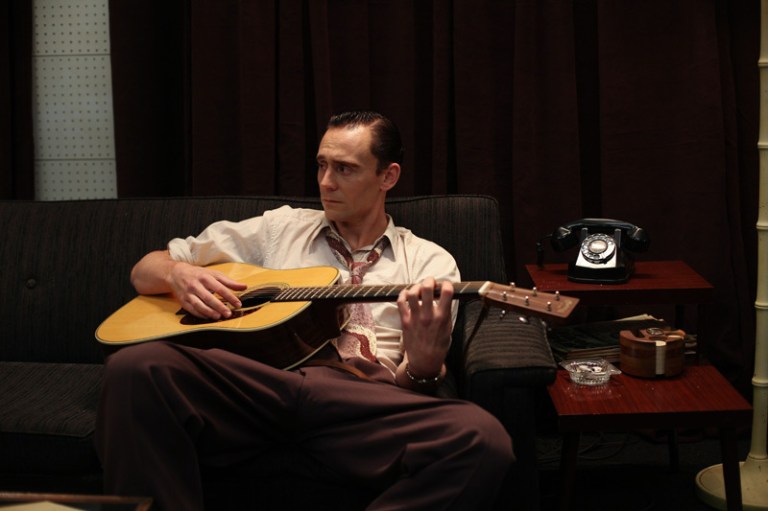 Tom Hiddleston- I Saw The Lightistl_01512