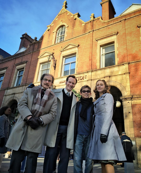 creepypuppetIn between shots to pose with the coolest cats - Simon McBurney, Patrick and Vera. #Marylebone #theconjuring2